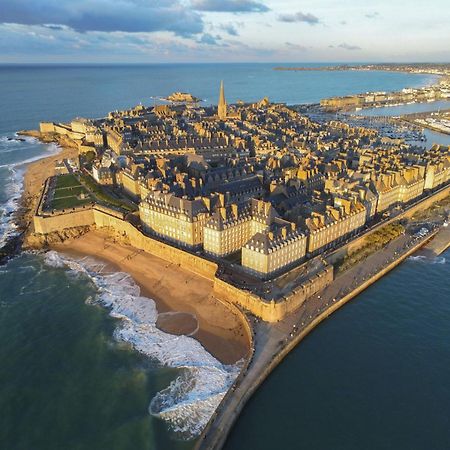 Demeures & Chateaux - Hotel De La Porte Saint-Malo Динан Екстериор снимка