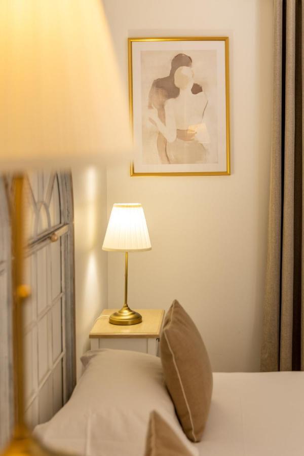 Demeures & Chateaux - Hotel De La Porte Saint-Malo Динан Екстериор снимка