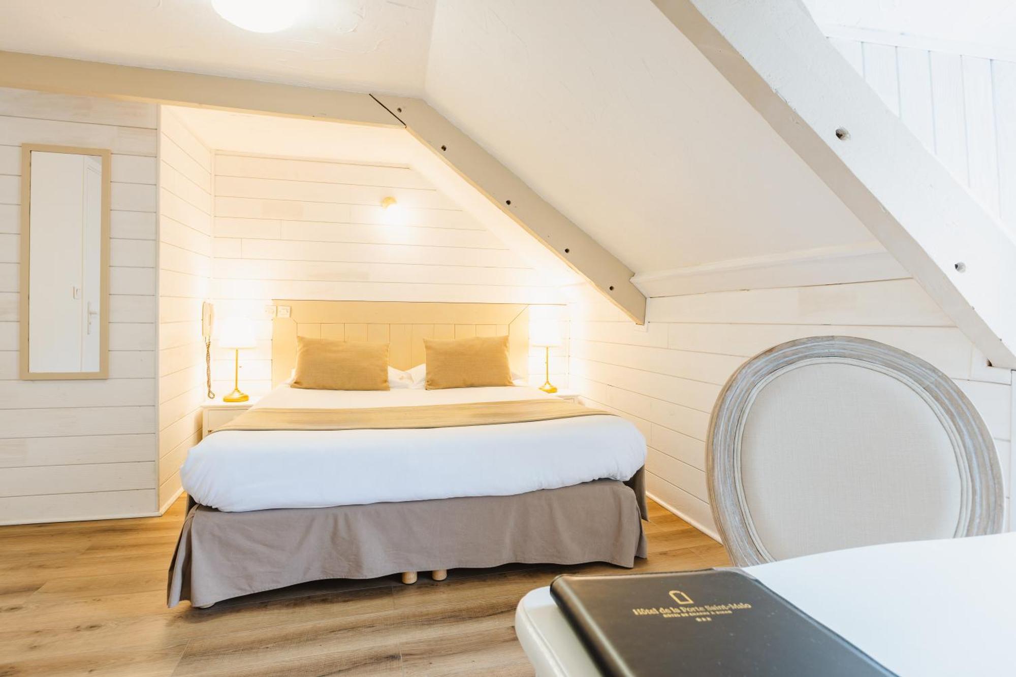 Demeures & Chateaux - Hotel De La Porte Saint-Malo Динан Екстериор снимка